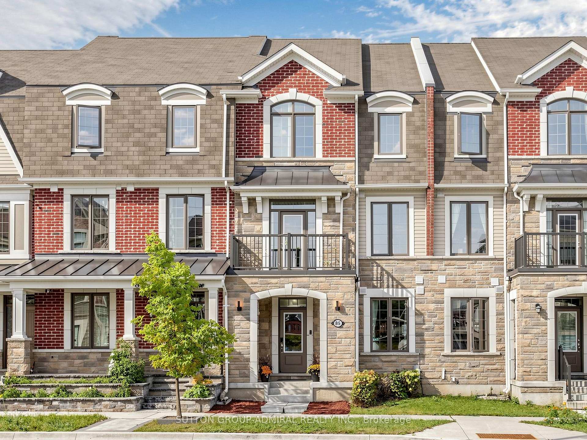 85 Casely Avenue Richmond Hill Ontario Canada Sale residential Nisim Dudelzak Sutton Group-Admiral Realty Inc., Brokerage *