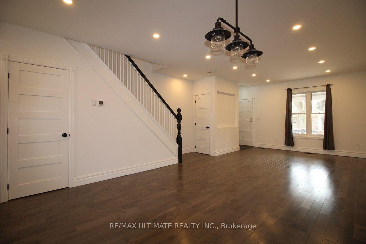 Upper - 122 Boultbee Avenue Toronto Ontario Canada Rent residential Welcome To Realtor Doctor RE/MAX Ultimate Realty Inc., Brokerage *