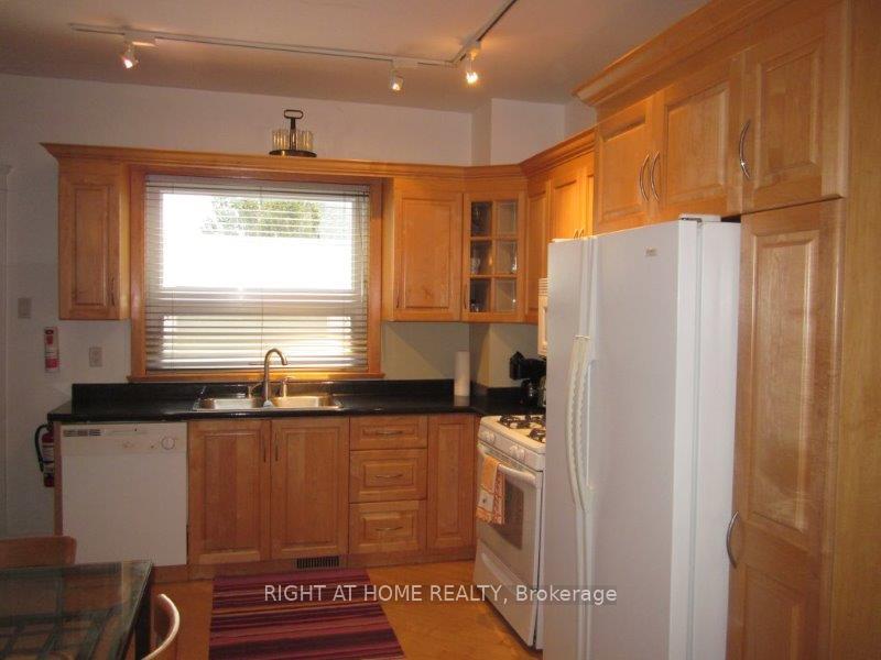 Main - 261 Grace Street Toronto Ontario Canada Rent residential Ahmed Amin Hamed Aly Right at Home Realty, Brokerage*