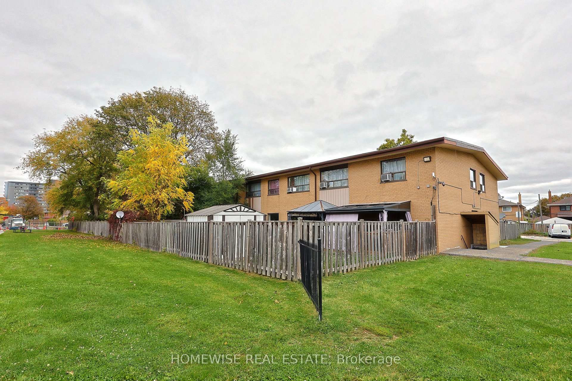 8 - 31 Sedgeley Drive Toronto Ontario Canada Rent residential ALEX MACALE Century21 Leading Edge Realty Inc., Brokerage