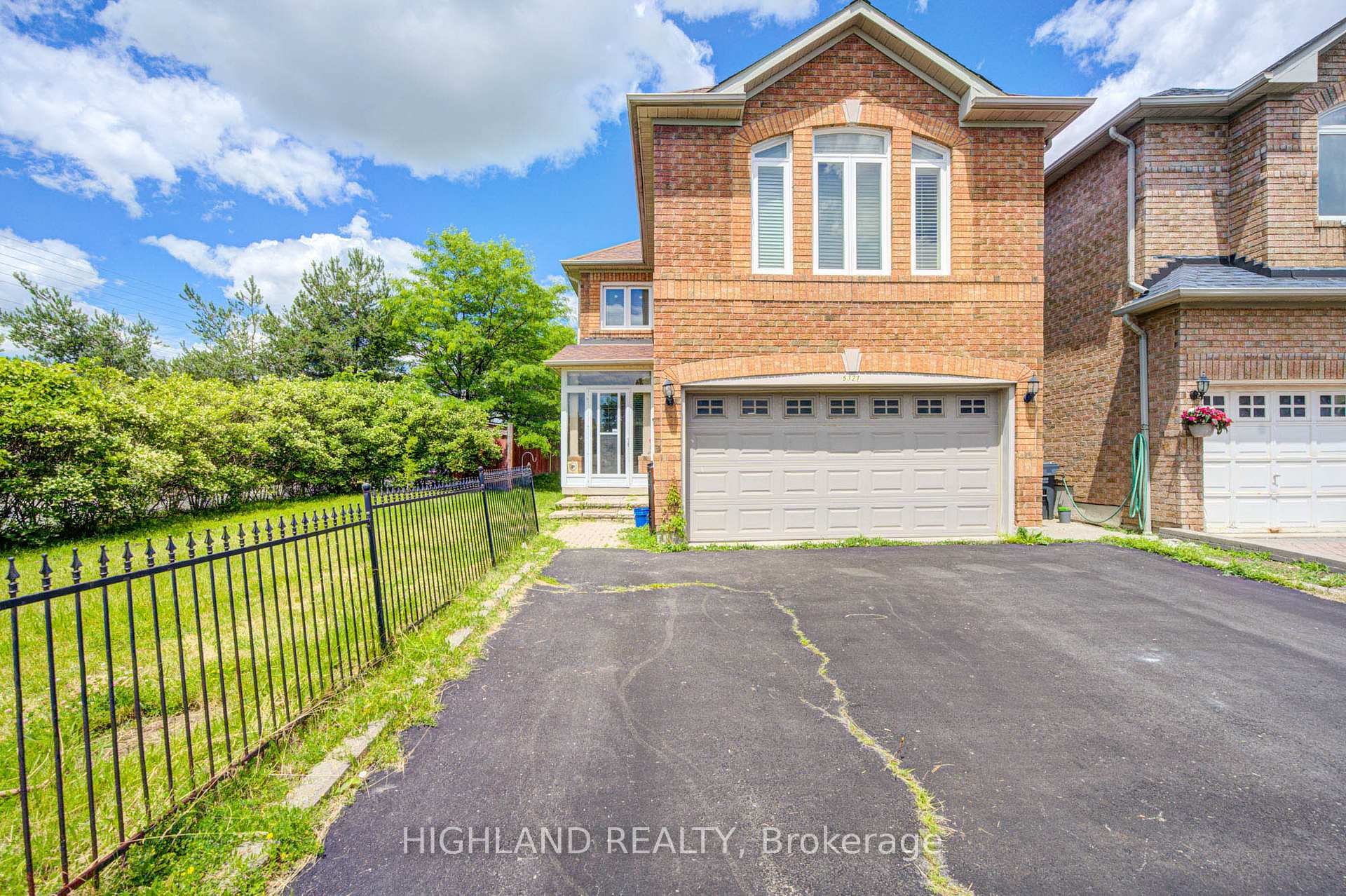 Upper Level - 5327 Landsborough Avenue Mississauga Ontario Canada Rent residential ALEX MACALE Century21 Leading Edge Realty Inc., Brokerage