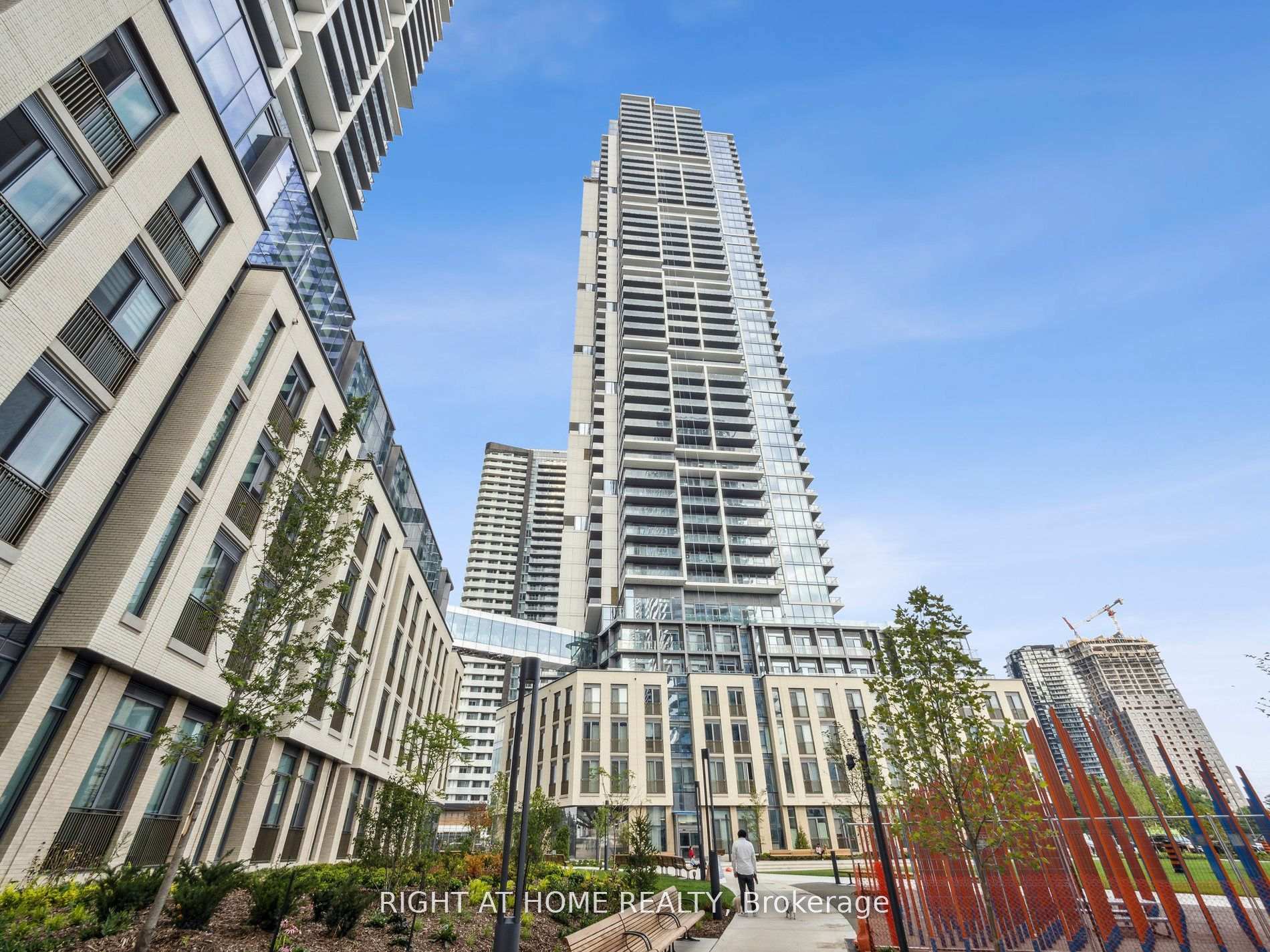 4209 - 7890 Jane Street Vaughan Ontario Canada Rent residential Angela Wong Right at Home Realty, Brokerage*