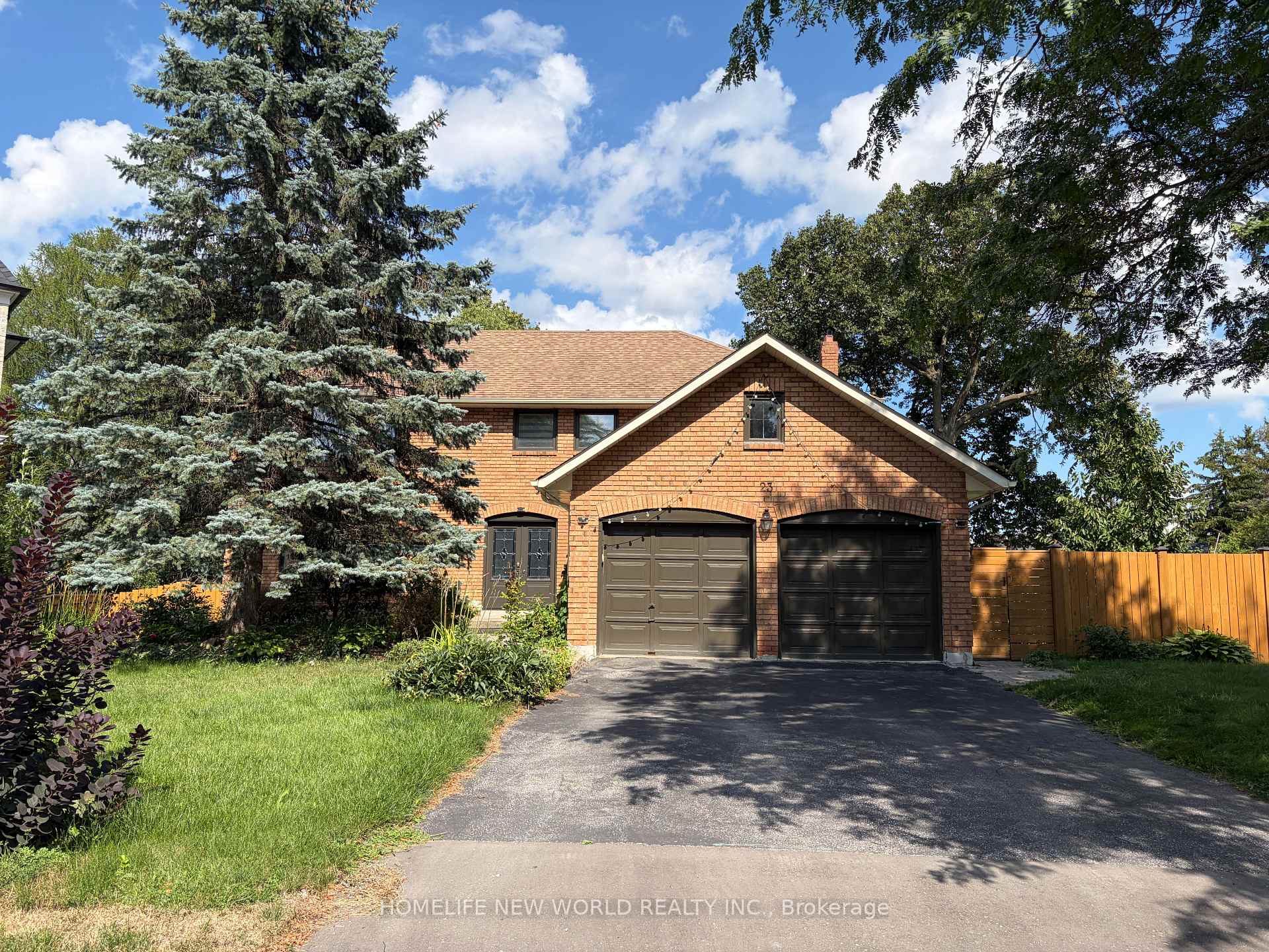 23 Lacey Court Aurora Ontario Canada Rent residential Kaveh Hajhosseini HomeLife New World Realty Inc., Brokerage*