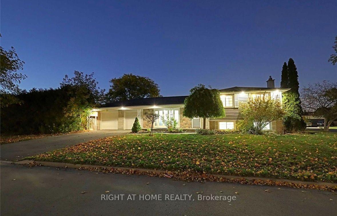 1179 Queens Avenue Oakville Ontario Canada Sale residential Dee Paul Right at Home Realty, Brokerage*