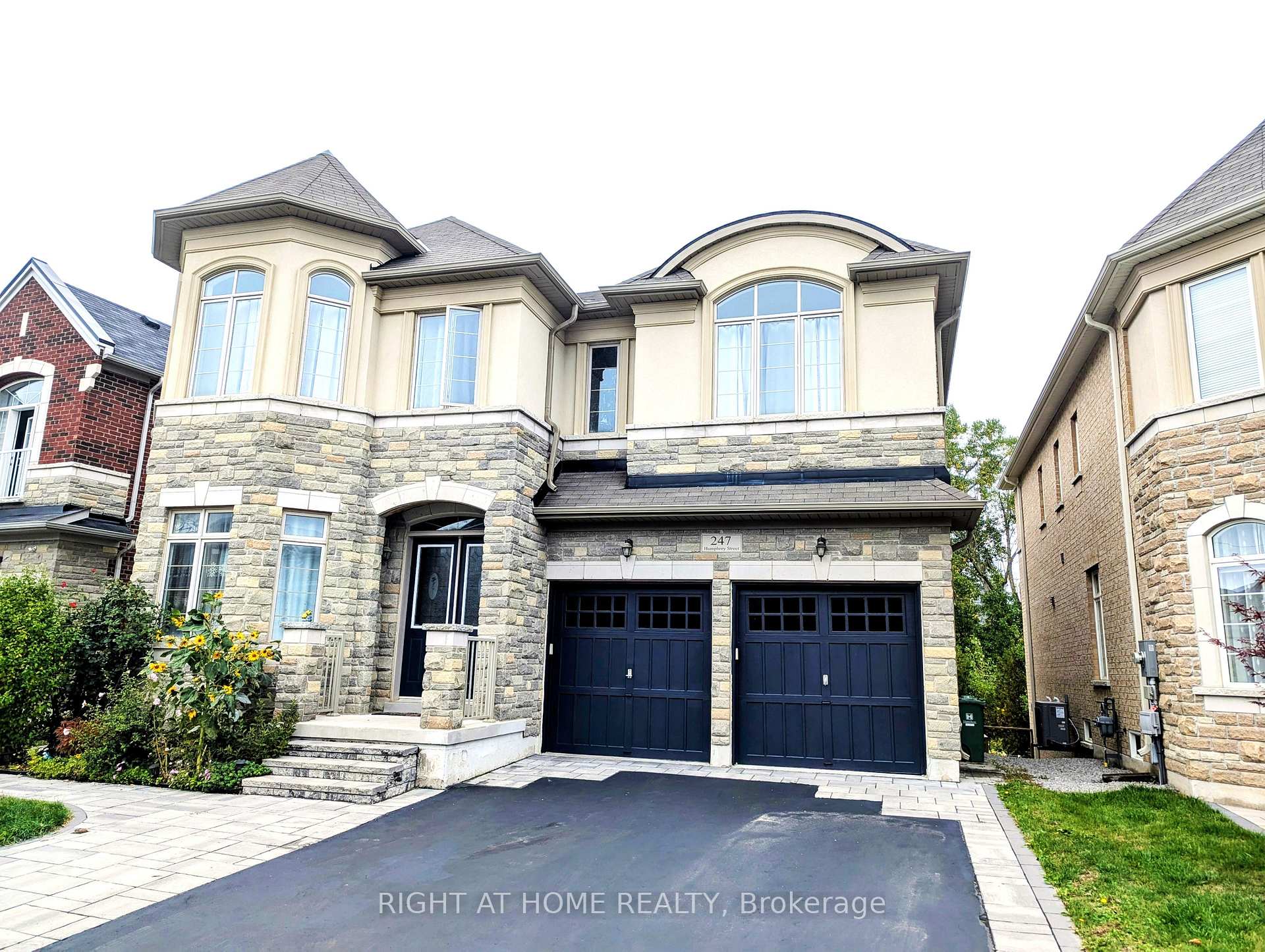 247 Humphrey Street Hamilton Ontario Canada Sale residential Phil Brown Right at Home Realty, Brokerage*