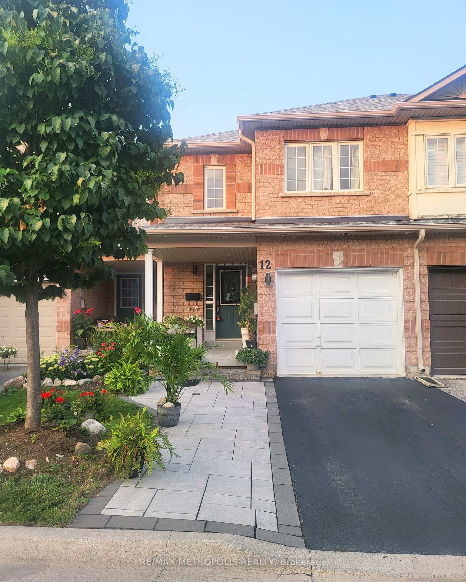 12 - 435 Middlefield Road Toronto Ontario Canada Rent residential Sabina Hassan RE/MAX Metropolis Realty Brokerage*