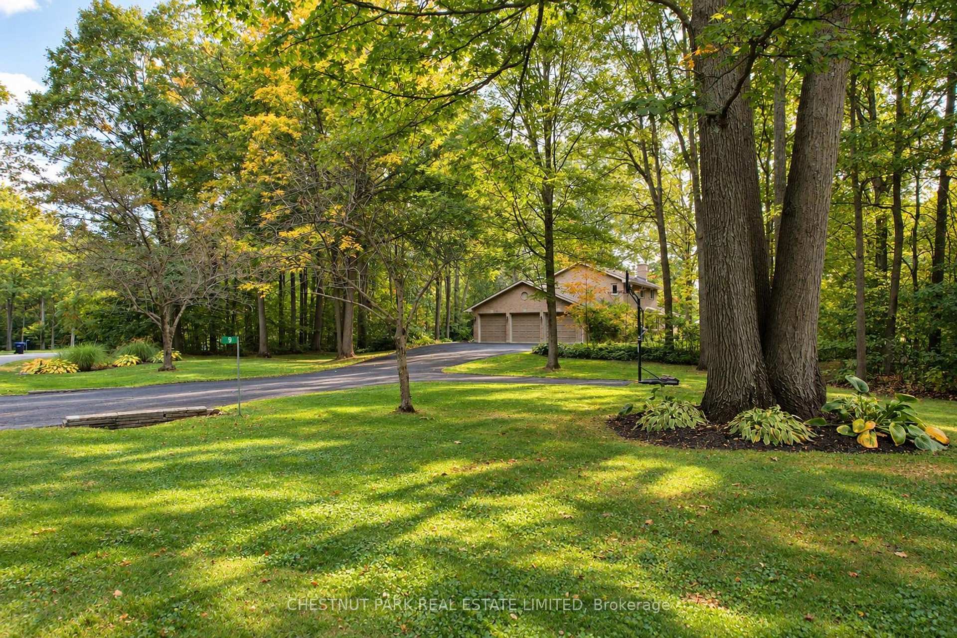9 Mills Circle Springwater Ontario Canada Sale residential Melanie Martyn Right at Home Realty, Brokerage*