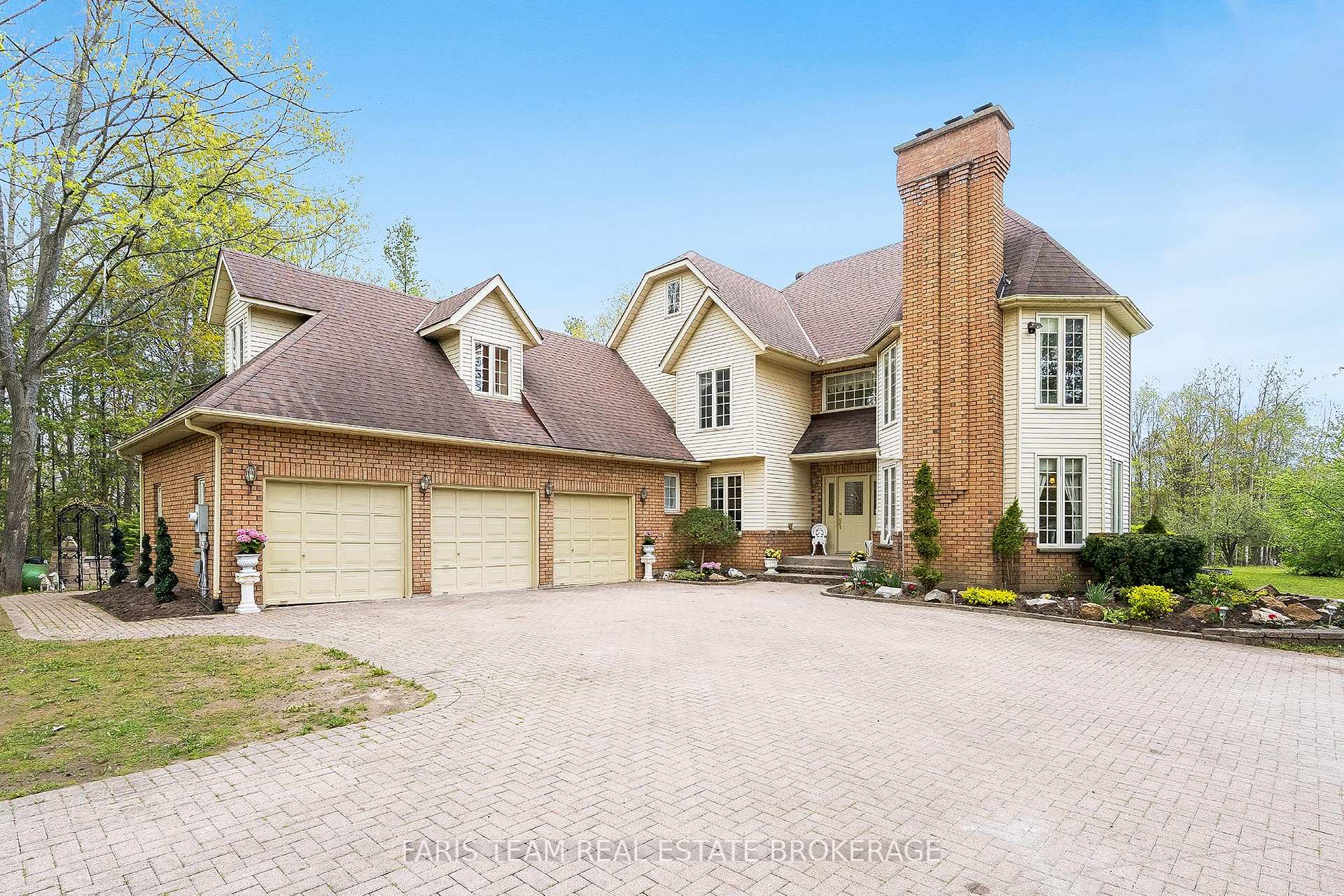 4 Mills Circle Springwater Ontario Canada Sale residential Melanie Martyn Right at Home Realty, Brokerage*