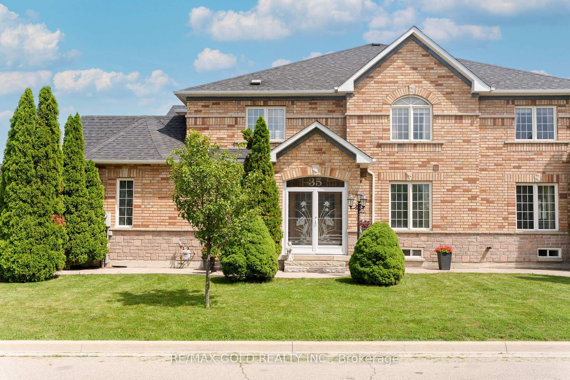 35 Goreridge Crescent Brampton Ontario Canada Sale residential Ray Datta RE/MAX Gold Realty Inc., Brokerage