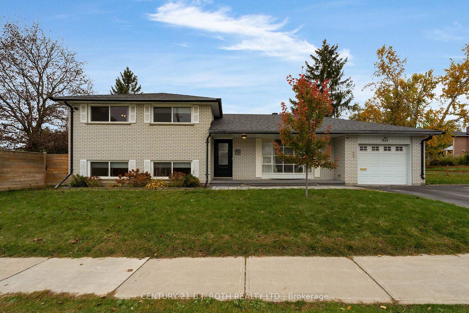 254 Grove Street E Barrie Ontario Canada Sale residential   Royal LePage Terrequity Capital Realty, Brokerage*
