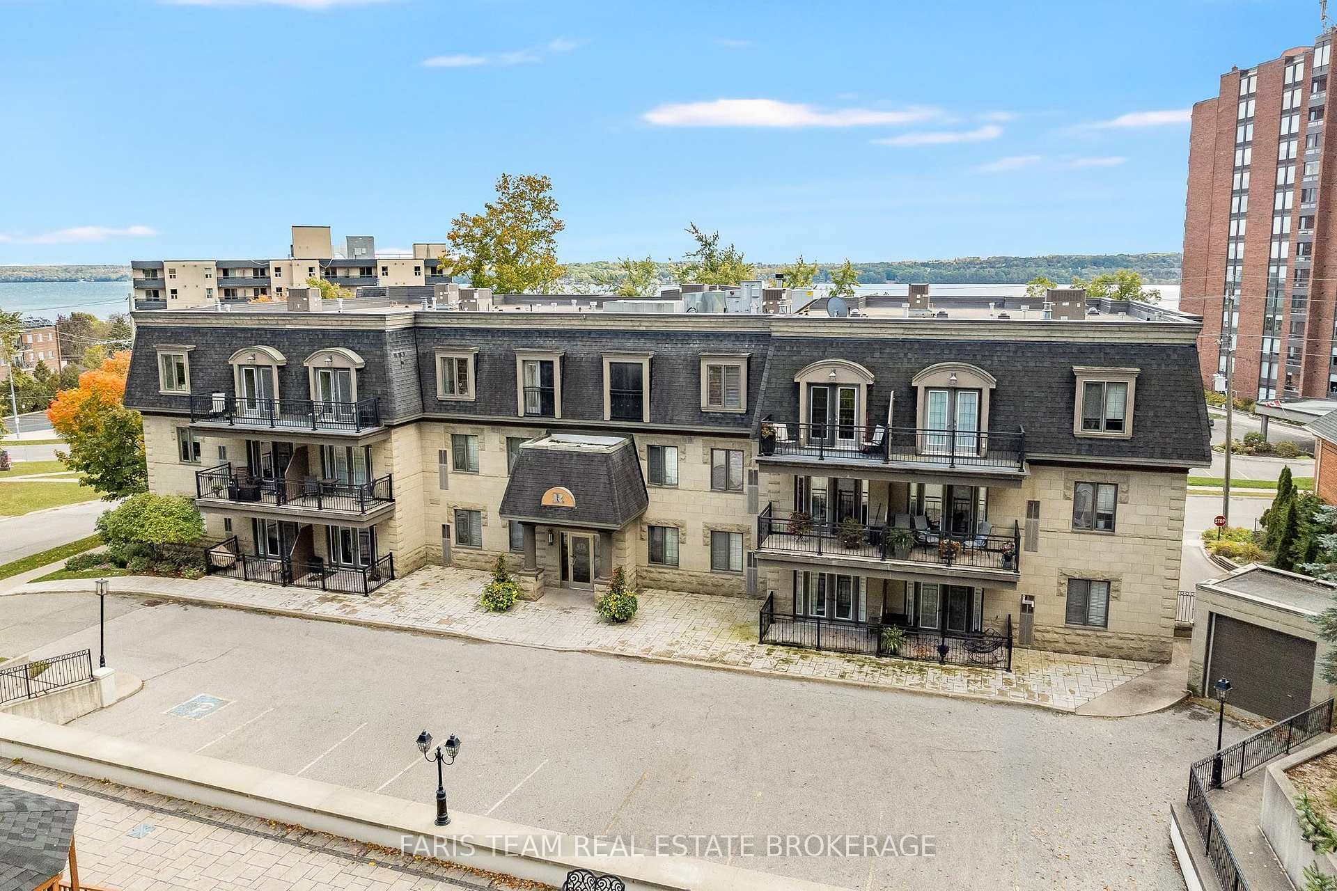 101 - 200 Collier Street Barrie Ontario Canada Sale residential   Royal LePage Terrequity Capital Realty, Brokerage*
