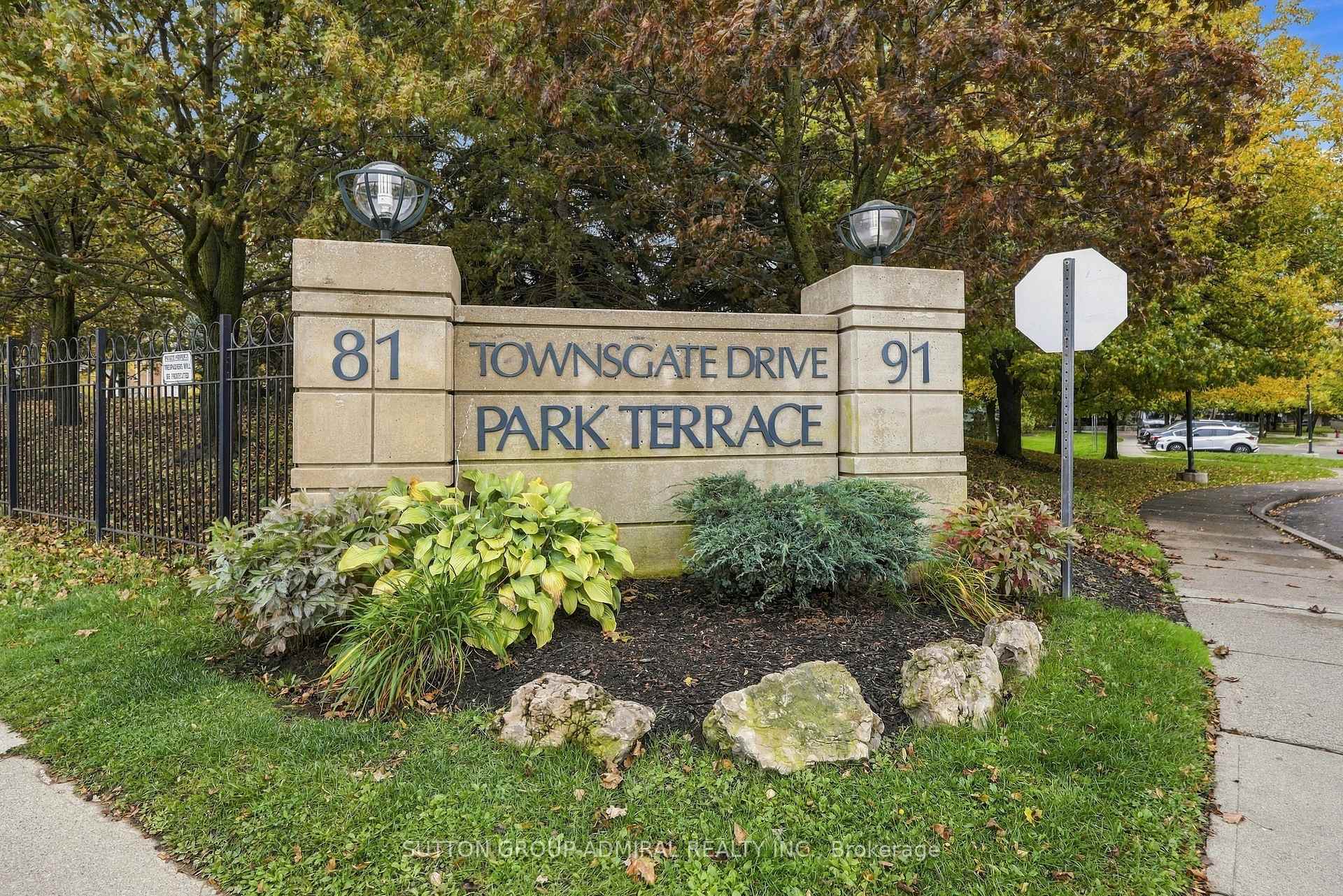 211 - 81 Townsgate Drive Vaughan Ontario Canada Sale residential Rosita Sadiklar Sutton Group-Admiral Realty Inc., Brokerage *