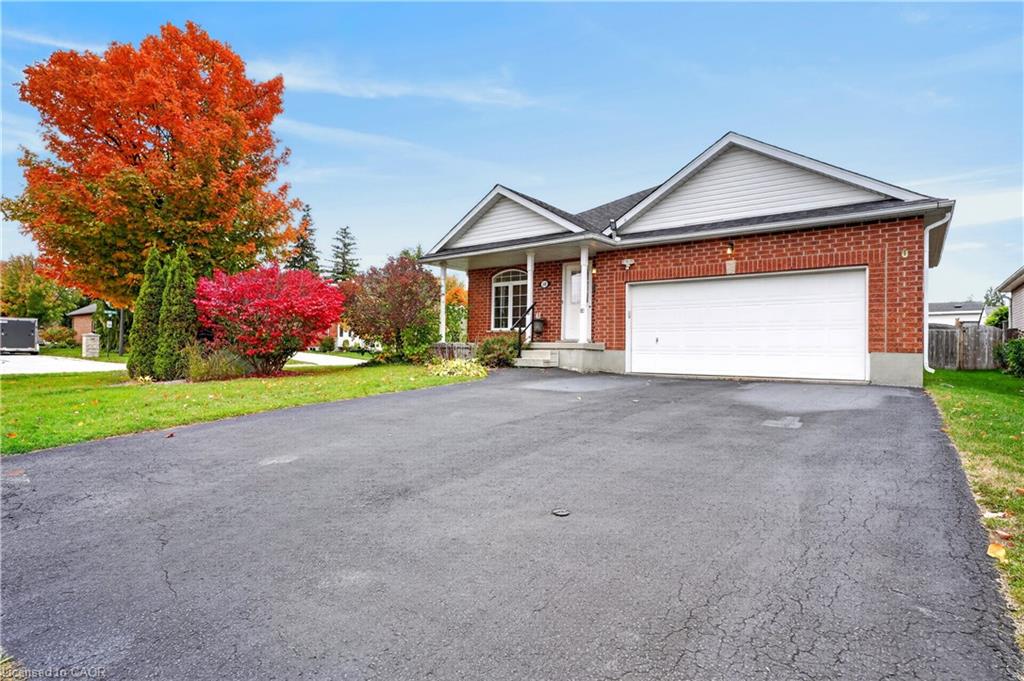 10 Pattison Place Fergus Ontario Canada Sale residential Cari Hewick RE/MAX Solid Gold Realty (II) Ltd., Brokerage*