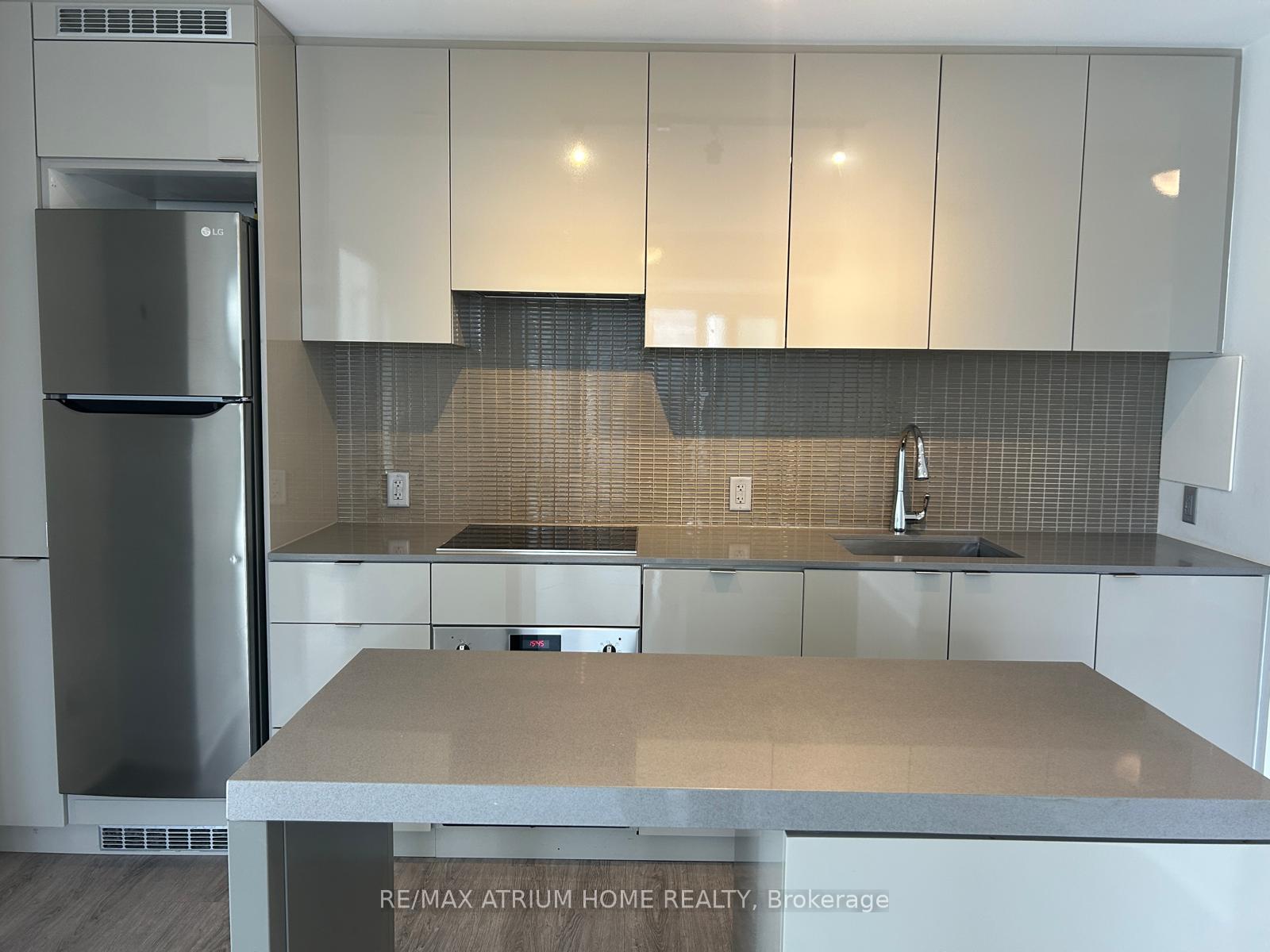 2011 - 7 Grenville Street Toronto Ontario Canada Rent residential Stephanie Lerner Forest Hill Real Estate Inc., Brokerage*