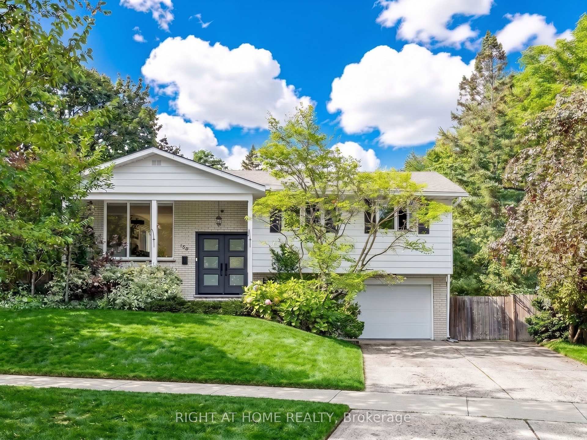 159 Meaford Drive Waterloo Ontario Canada Sale residential Nadia Cawley Right at Home Realty, Brokerage*