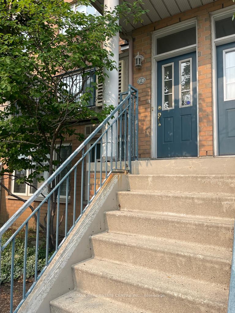 20 - 117 Omni Drive Toronto Ontario Canada Rent residential SAMEH BASTAWROSE RE/MAX REAL ESTATE CENTRE INC., BROKERAGE 