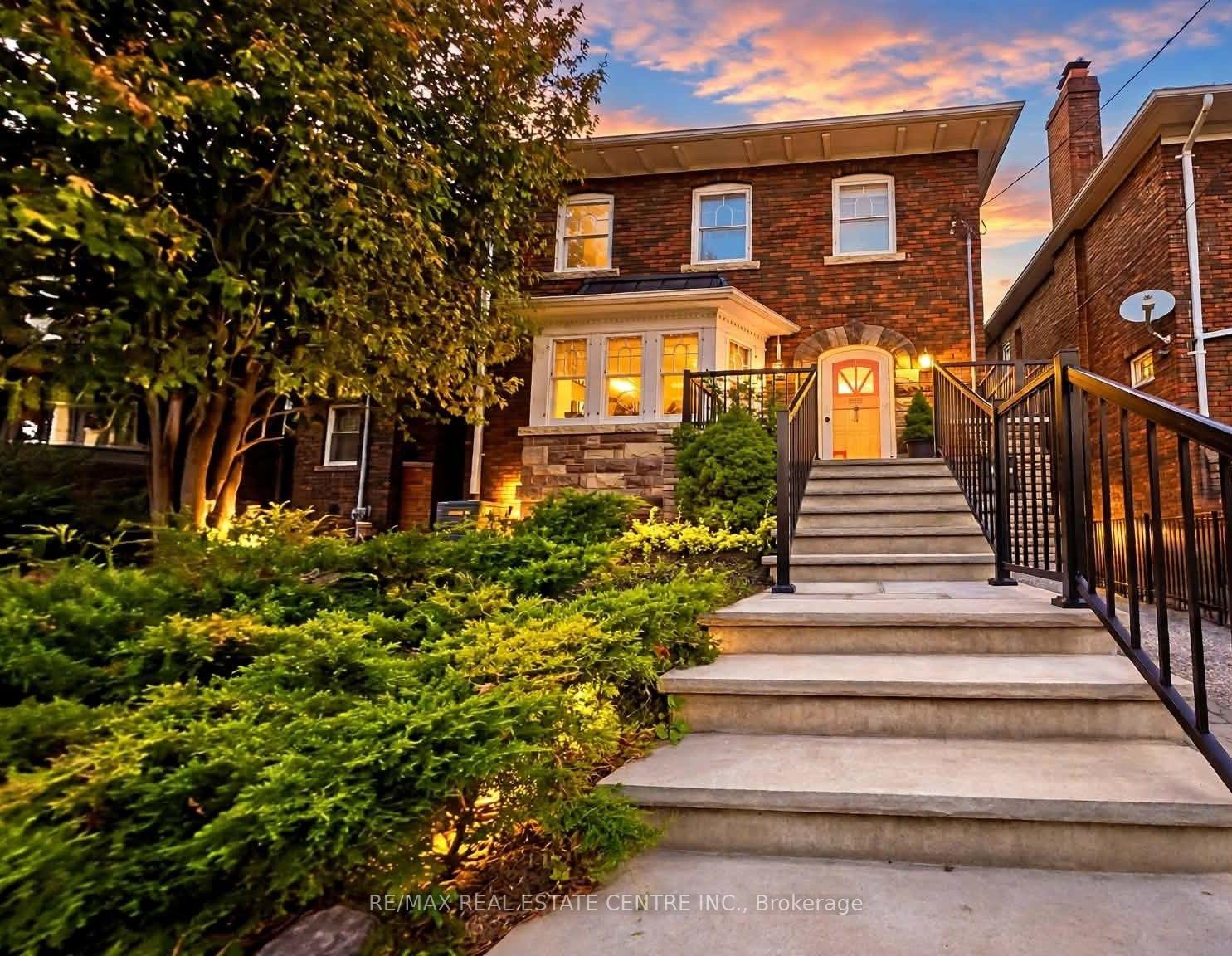 194 Lawrence Avenue E Toronto Ontario Canada Sale residential SAMEH BASTAWROSE RE/MAX REAL ESTATE CENTRE INC., BROKERAGE 