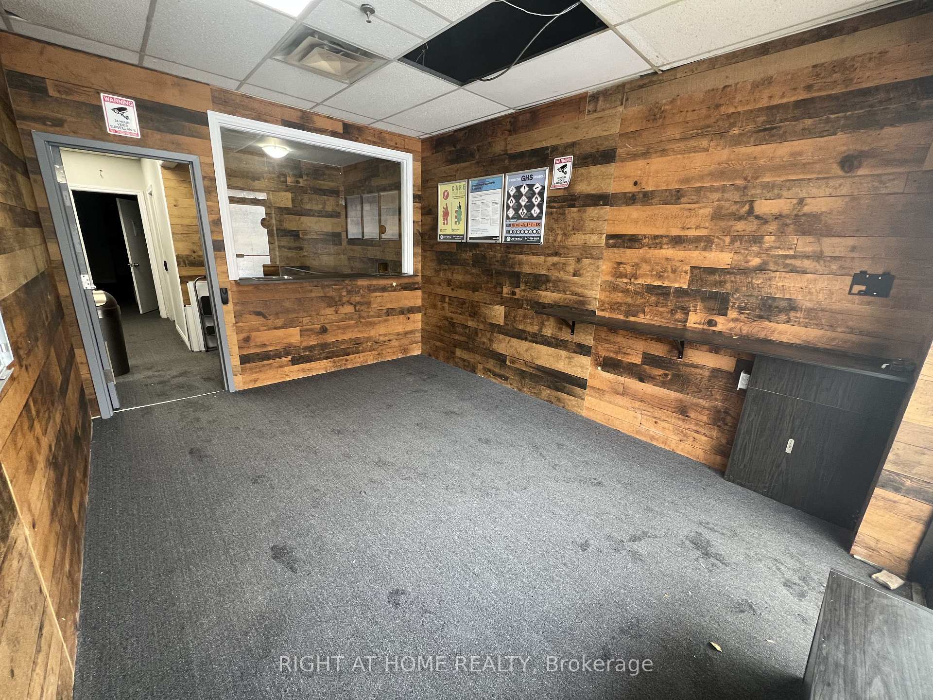 7007 Islington Avenue Vaughan Ontario Canada Lease commercial Anita Pateva Right at Home Realty, Brokerage*