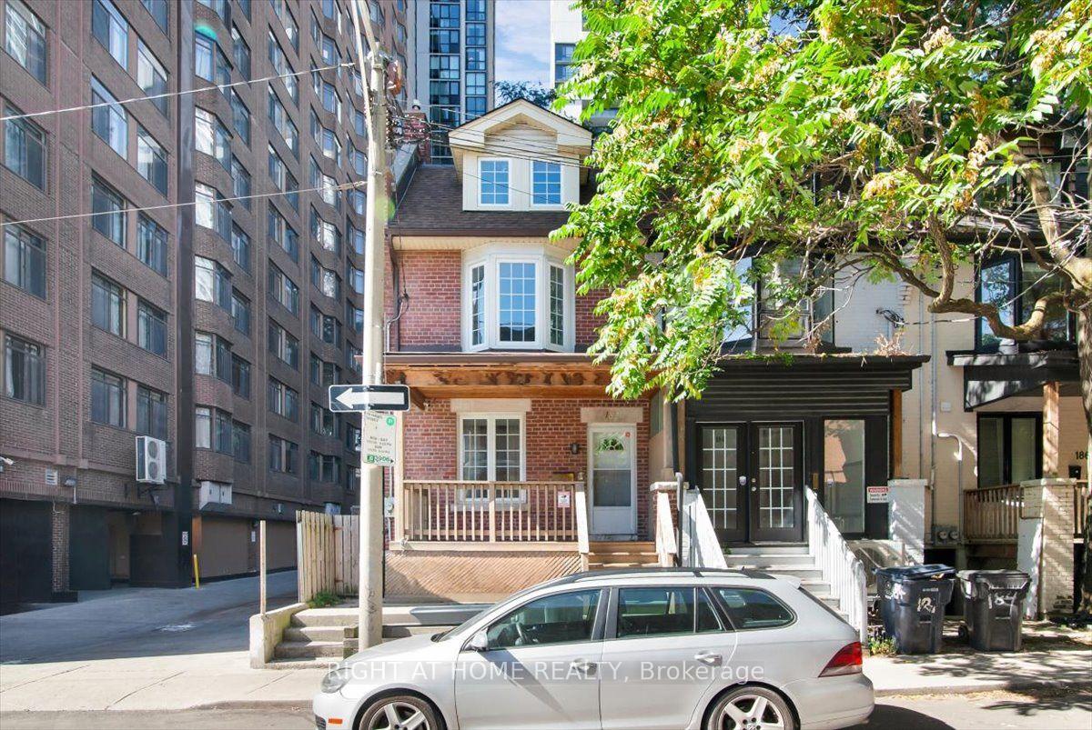 Main & Lower - 182 Mutual Street Toronto Ontario Canada Rent residential Anita Pateva Right at Home Realty, Brokerage*