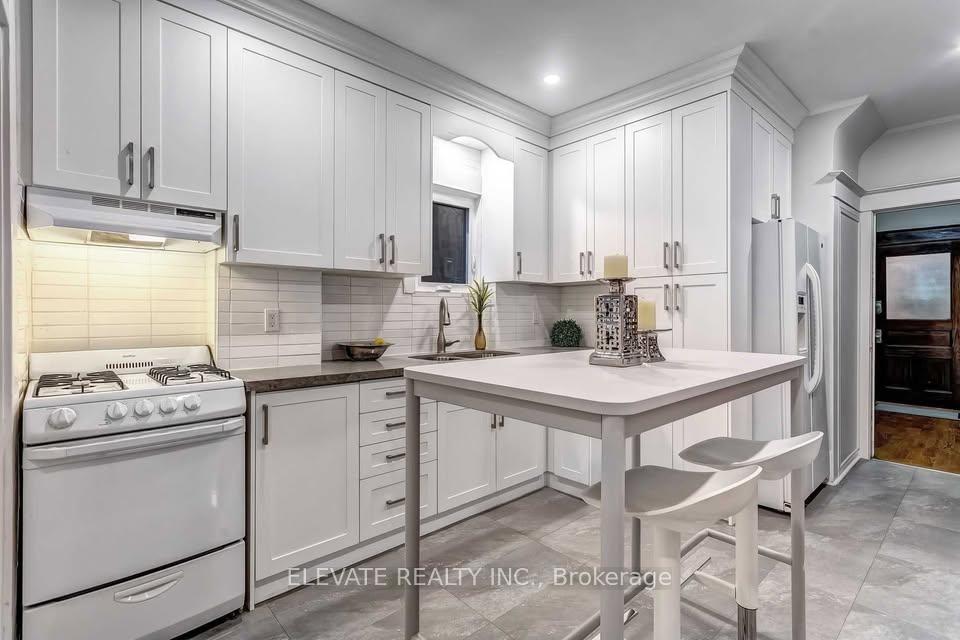 25 Temple Avenue Toronto Ontario Canada Rent residential   MOVETA REALTY INC., Brokerage*