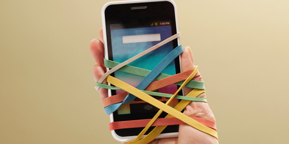 Imagen 1 de En la Biblioteca de São Lázaro (Lisboa) cazan libros, no Pokémon
