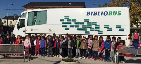Imagen 1 de Castilla y León es la comunidad autónoma con mayor flota de bibliobuses en servicio