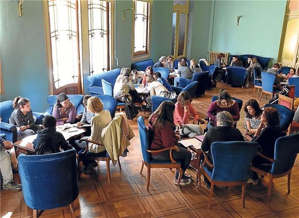 Imagen 1 de Clubes de lectura con niños y jóvenes en un entorno histórico y muy especial