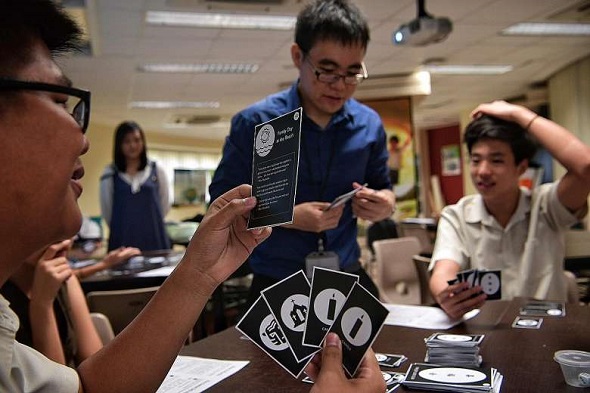 Imagen 1 de ¿Jugar a las cartas es leer?