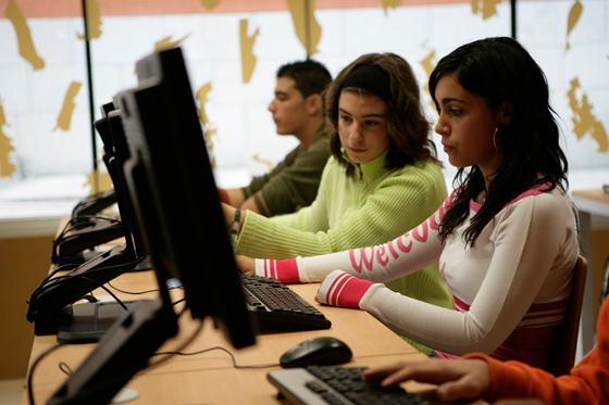 Imagen 1 de Evaluación sobre lo que funciona en el aprendizaje combinado en los EE.UU.