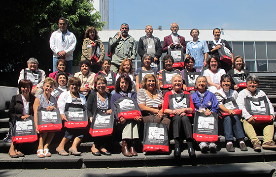 Imagen 1 de Abuelos Lectores y Cuentacuentos en México