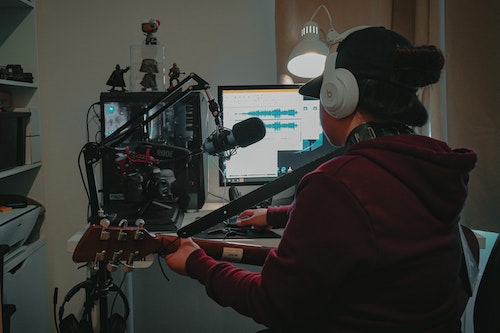 Recording studio desks: Making the best choice