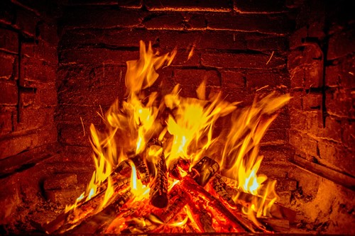 Cozy at home: How to safely use your fireplace