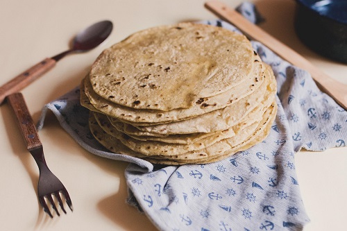 How do you create a breakfast taco bar?