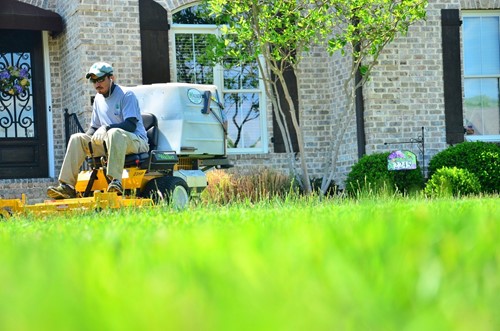Should I Buy a Home With an HOA ?