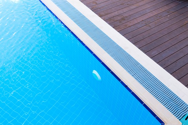 How To Choose the Right Swimming Pool Liner