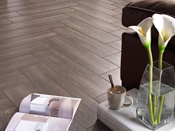 Solid Wood Flooring Vs. Tiling; Which do you Prefer?