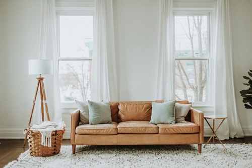 What Kind of Curtains Should You Use in Your Living Room?