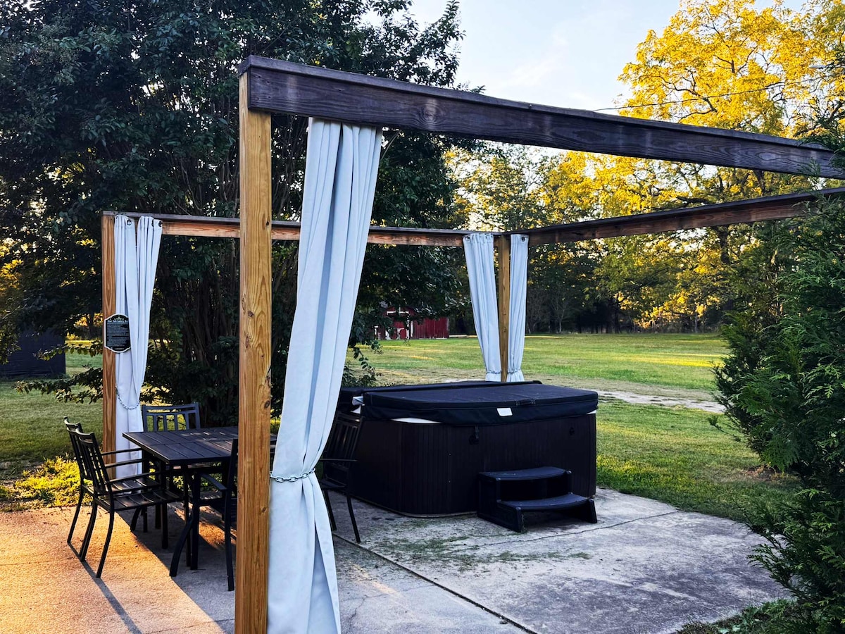 Pondside Cottage photo 45