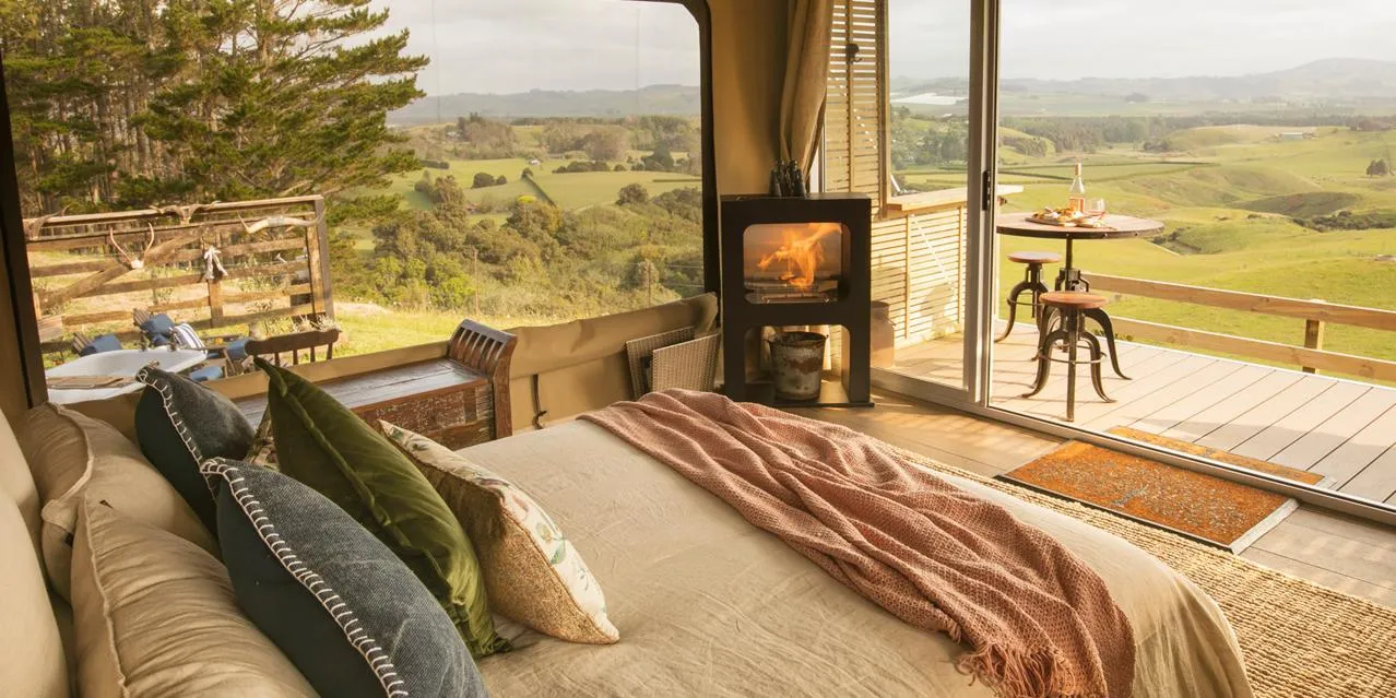 Canvas Hut Pukekohe Auckland cosy eco cabin hilltop