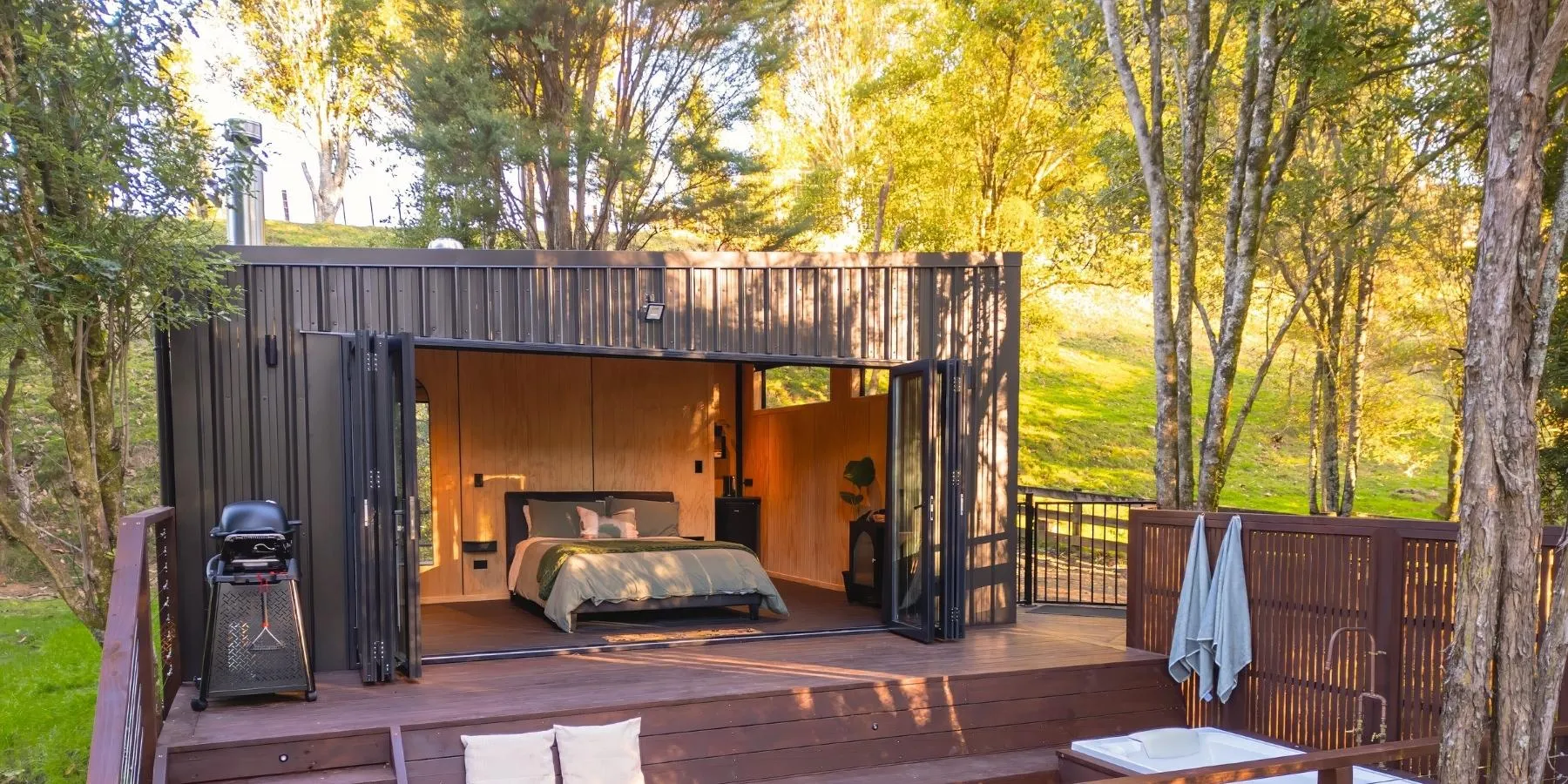 The Hunua Retreat Auckland cosy bush cabin