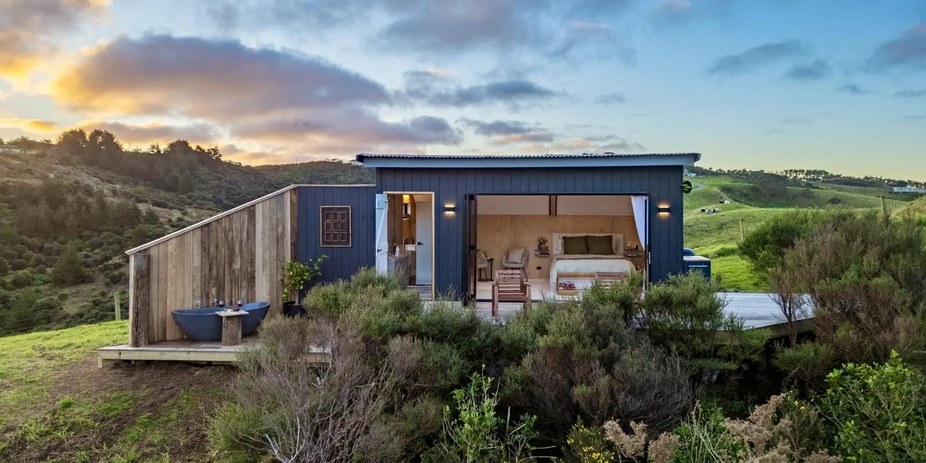 Kauri Valley Views Muriwai Auckland cosy cabin native bush