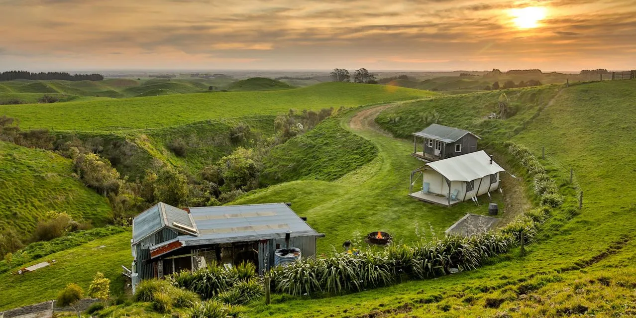 Ridge Top Farm Tapuae Manawatu family school holiday stay Wellington