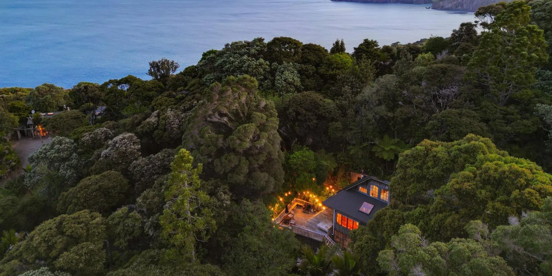 Top Hut Tuateawa Coromandel native bush glamping