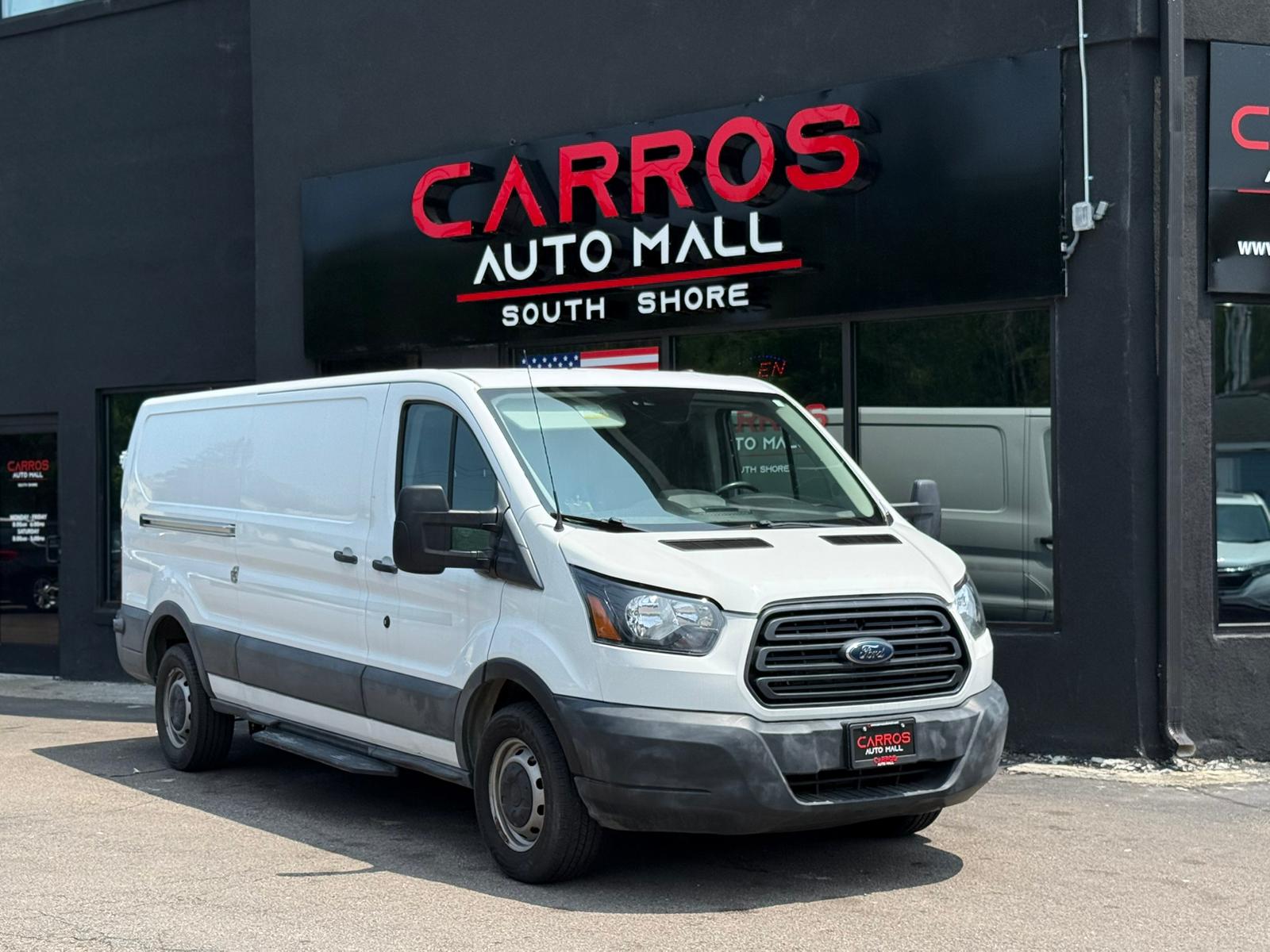 2016 Ford Transit Base's photo