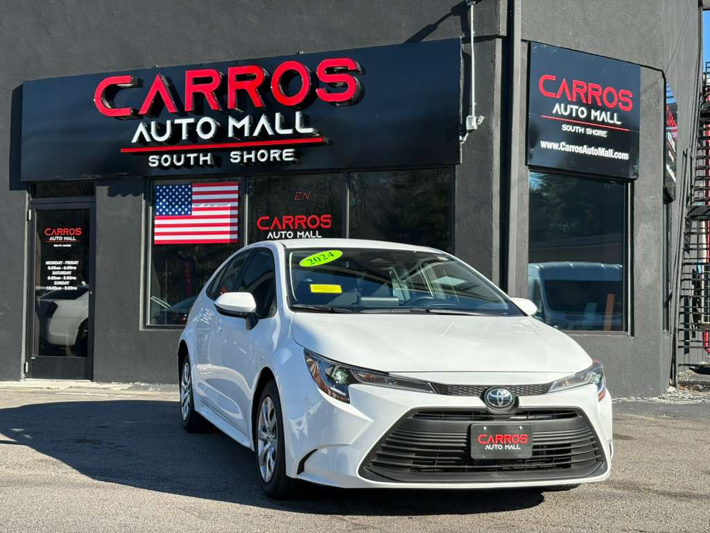2024 Toyota Corolla LE's photo