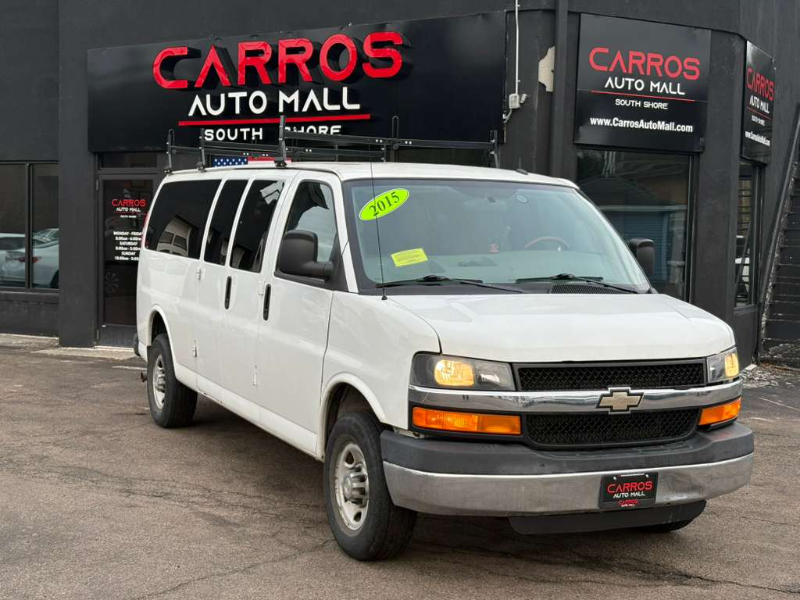 2015 Chevrolet Express Passenger LS's photo