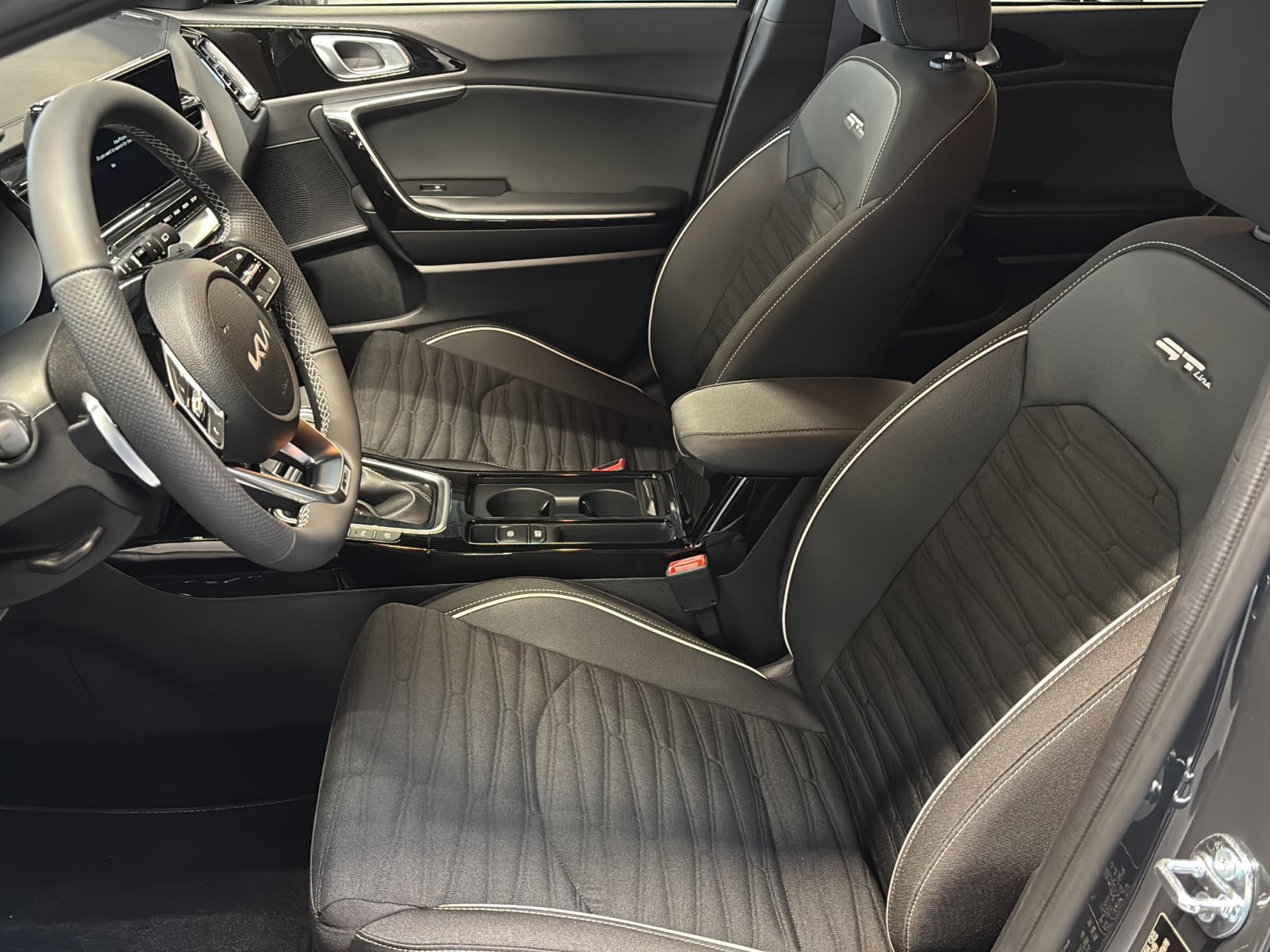 KIA XCeed 1.5 T-GDI DCT GT Line — Miniatur 2