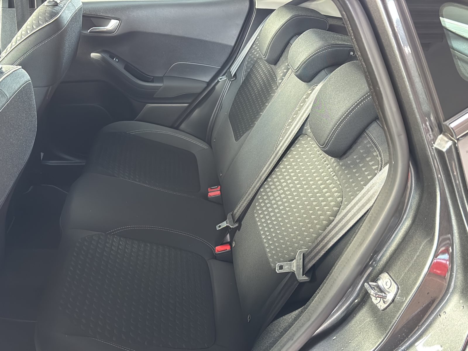 Ford Fiesta 1.0 Titanium *Panorama-Dach* — Miniatur 3