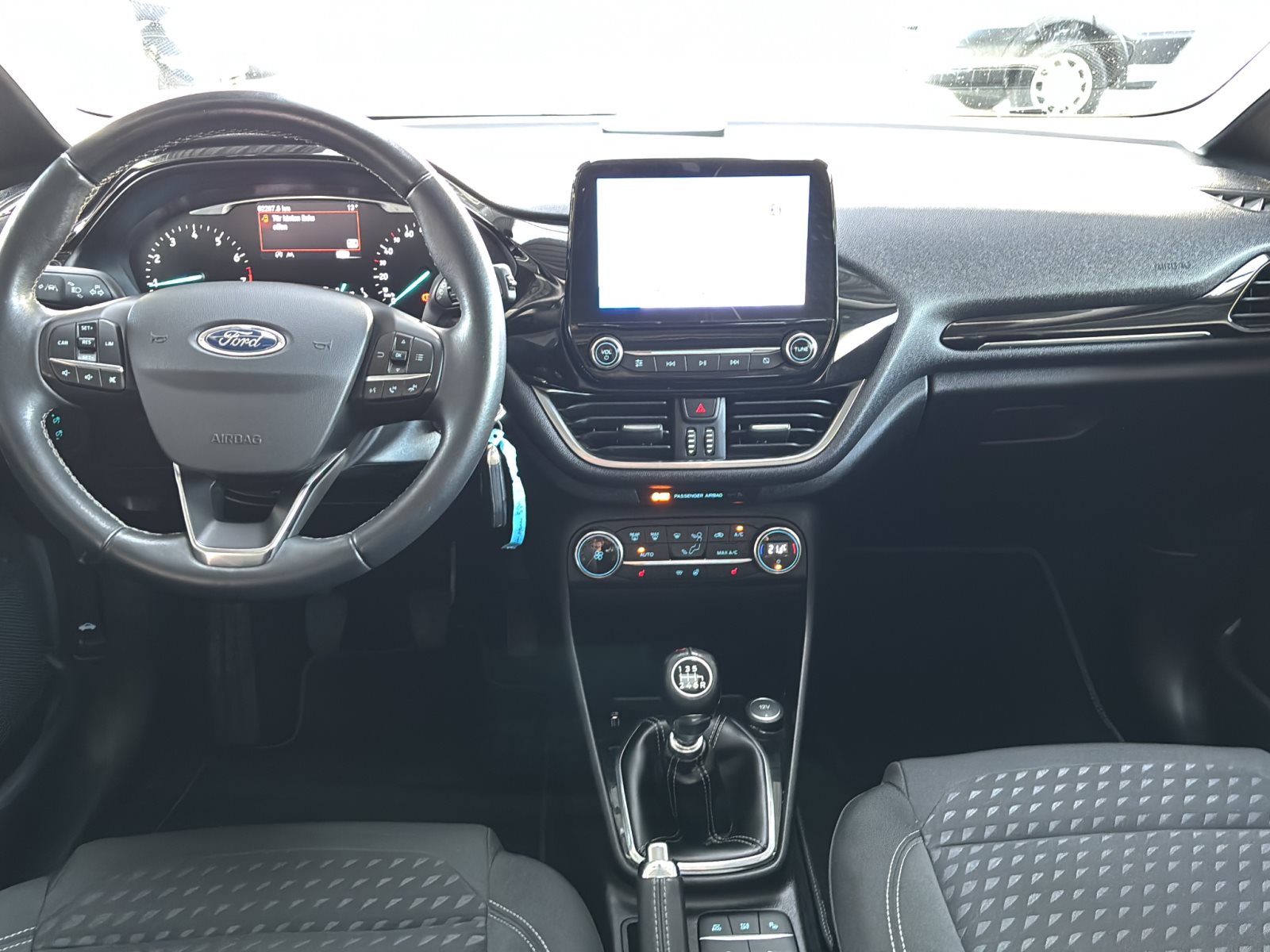 Ford Fiesta 1.0 Titanium *Panorama-Dach* — Miniatur 5