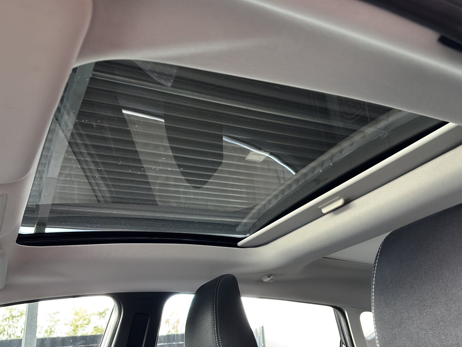 Ford Fiesta 1.0 Titanium *Panorama-Dach* — Miniatur 13